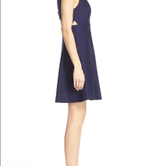 ADELYN RAE KAYSEN PONTE CUT OUT DRESS M - Picture 4 of 4